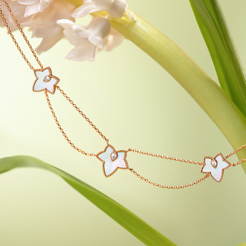 Mother of Pearl Bead Three-Leaf Necklace