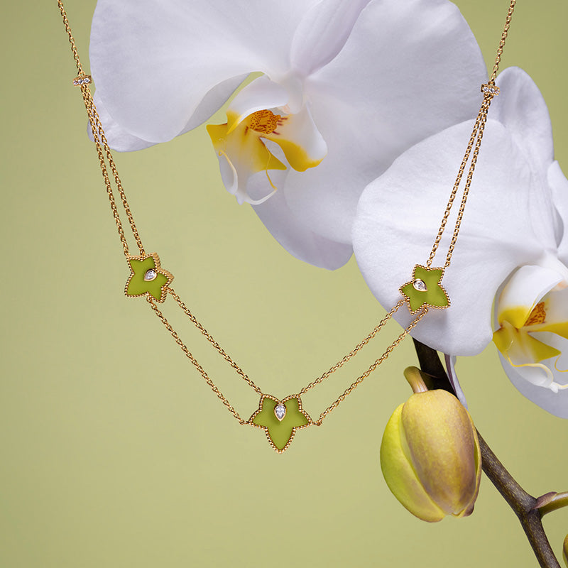 Ivy Green Onyx Bead Three-Leaf Necklace